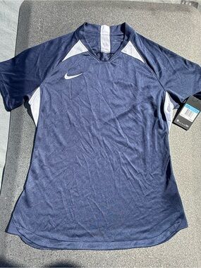 Nike Women’s Navy Blue Athletic Short-Sleeve Shirt